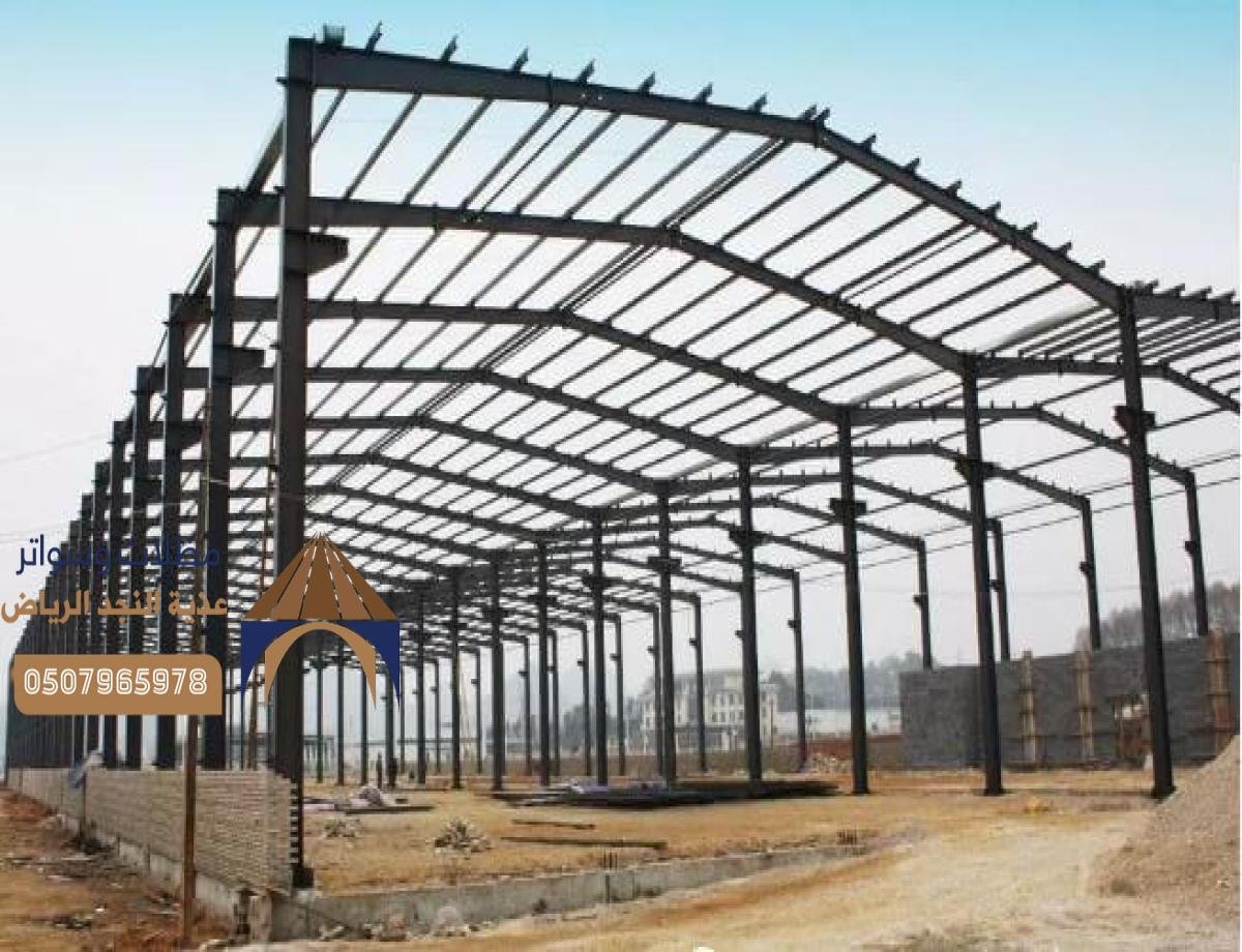 هناجر ملاحق وأنظمة تخزين مبتكرة لضمان التنظيم المثالي للمساحات المفتوحة.