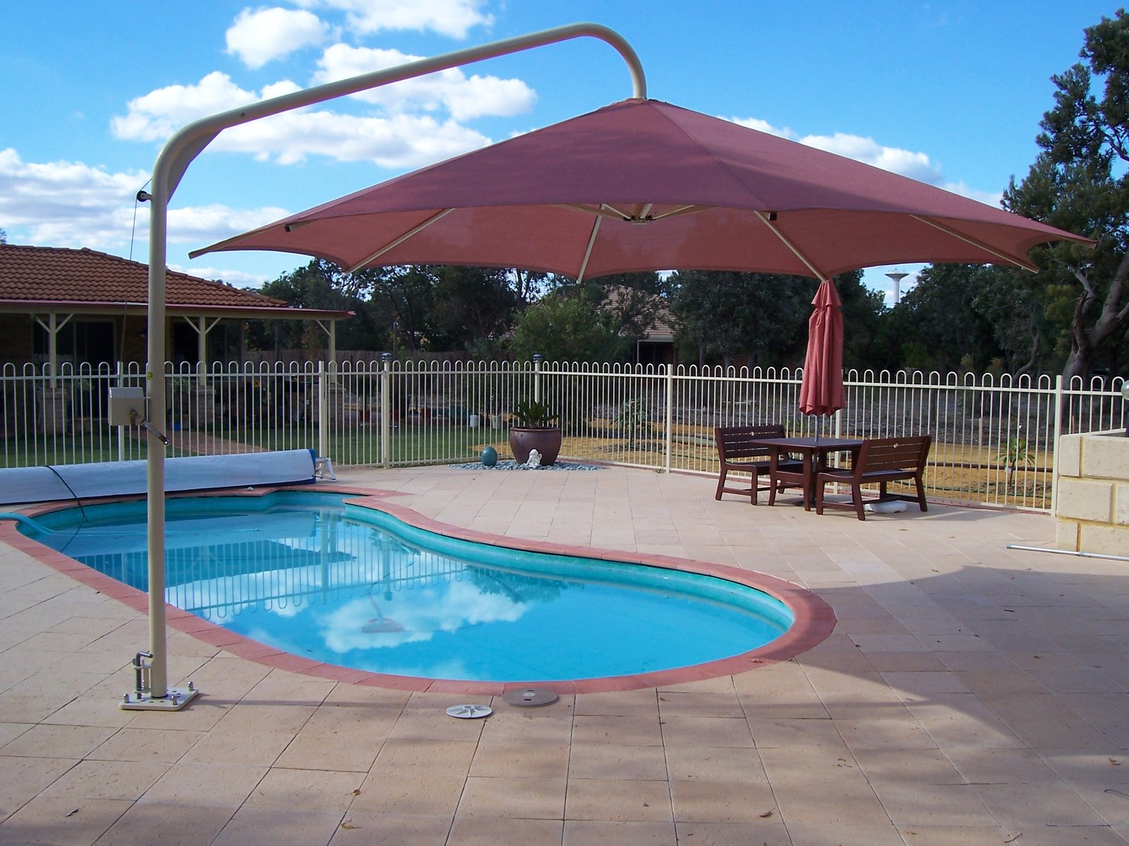 مظلات مسابح متحركة حي النسيم باشكال عصرية